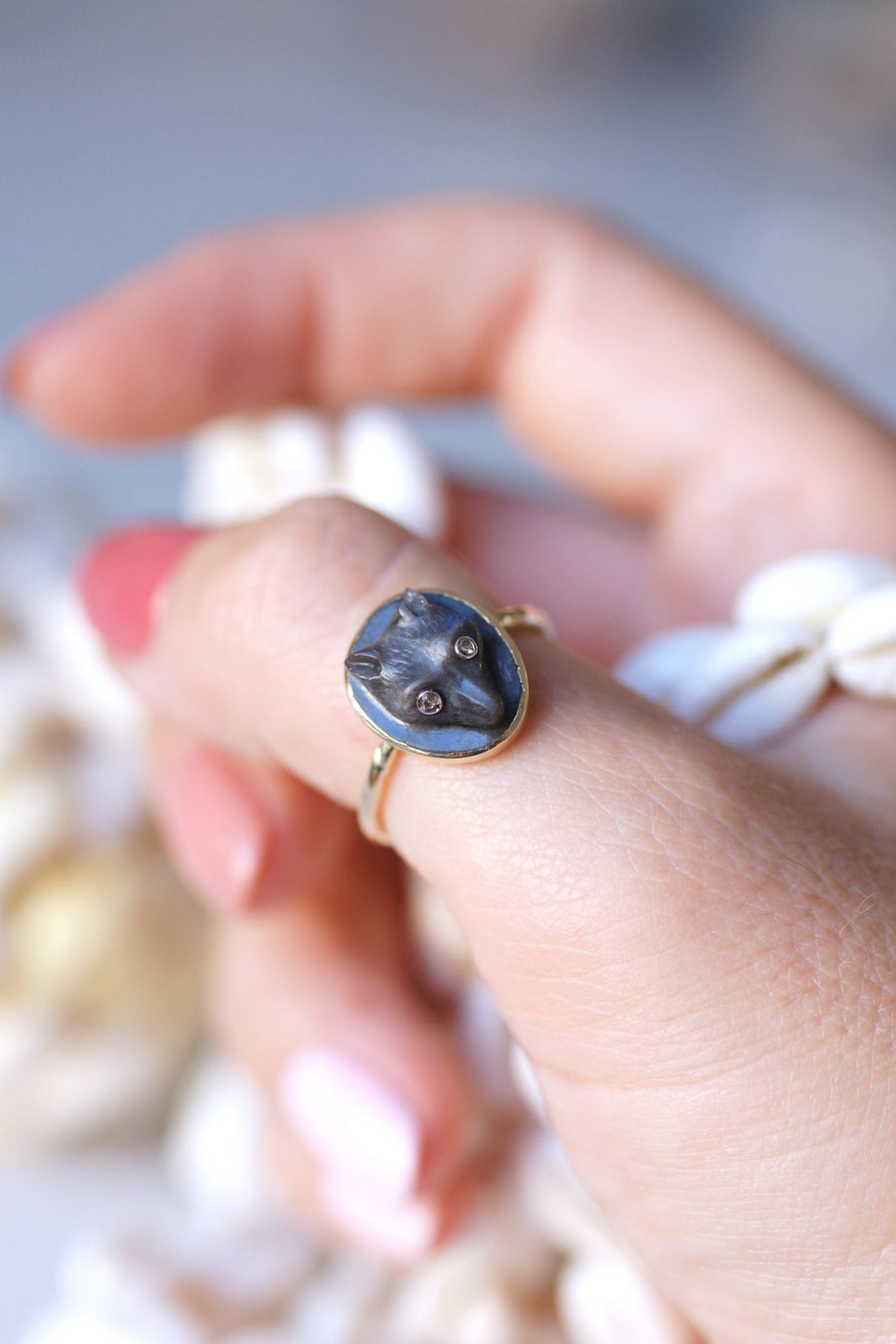 Antique fox cameo ring in labradorite and diamonds on gold - Galerie Pénélope