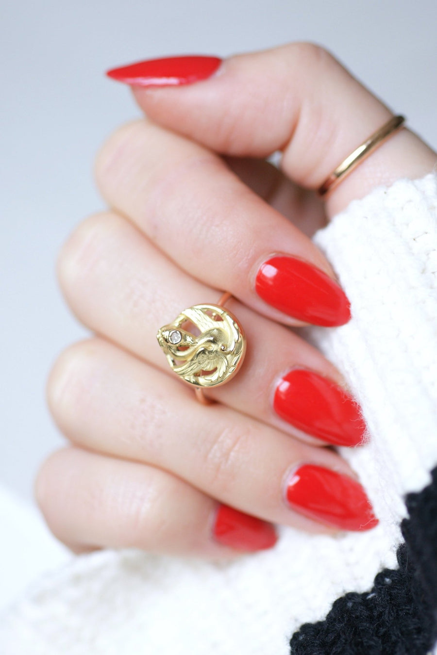 Antique yellow gold and diamond chimera dragon ring - Galerie Pénélope