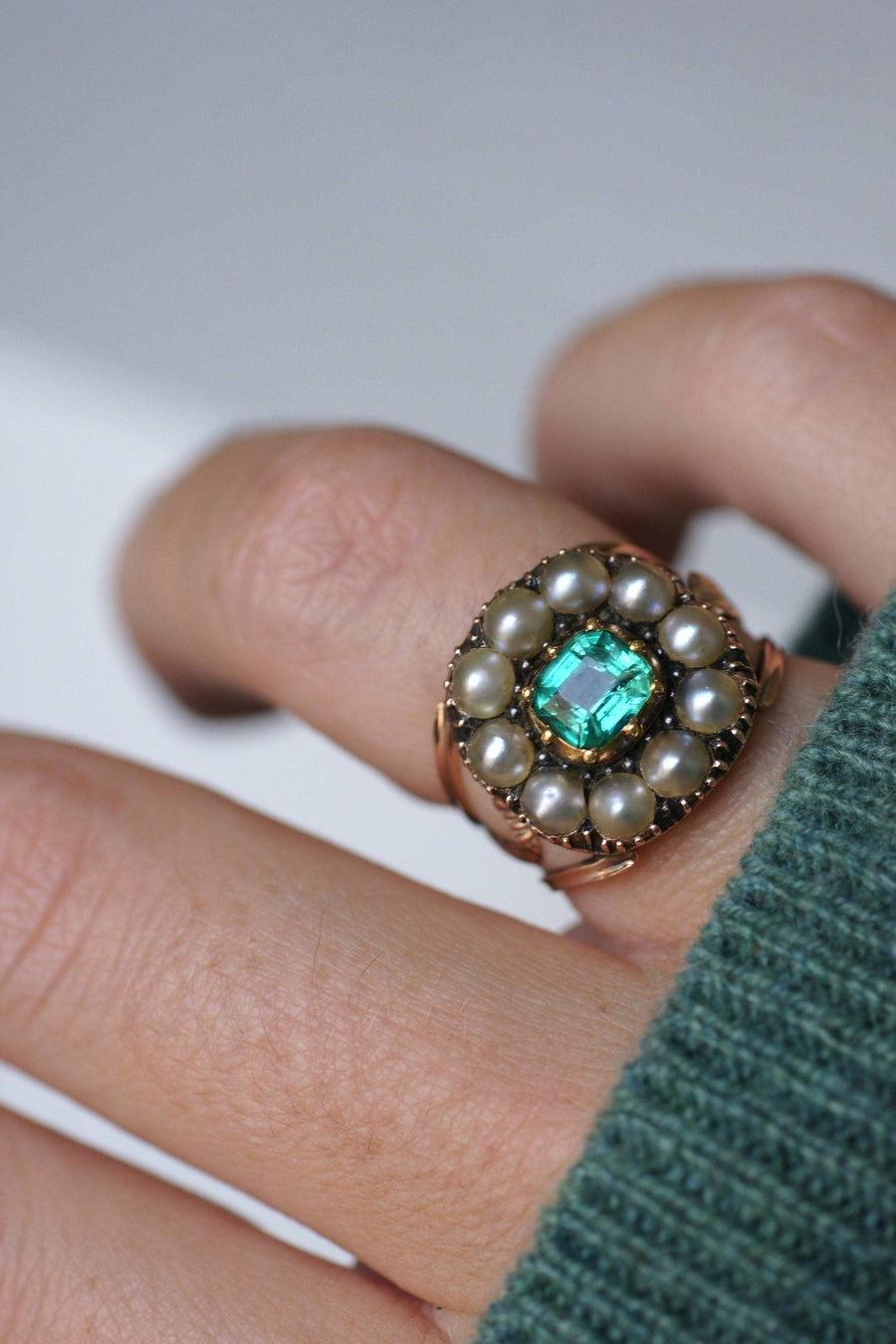 Antique emerald ring with pearls - Penelope Gallery