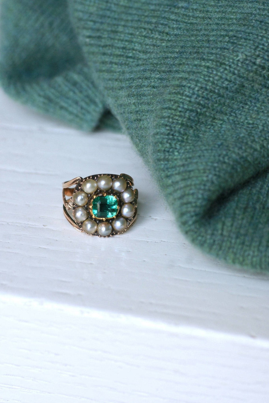 Antique emerald ring with pearls - Penelope Gallery