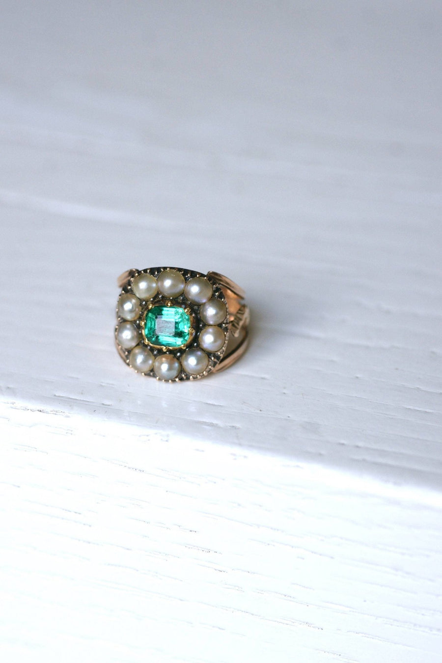 Antique emerald ring with pearls - Penelope Gallery