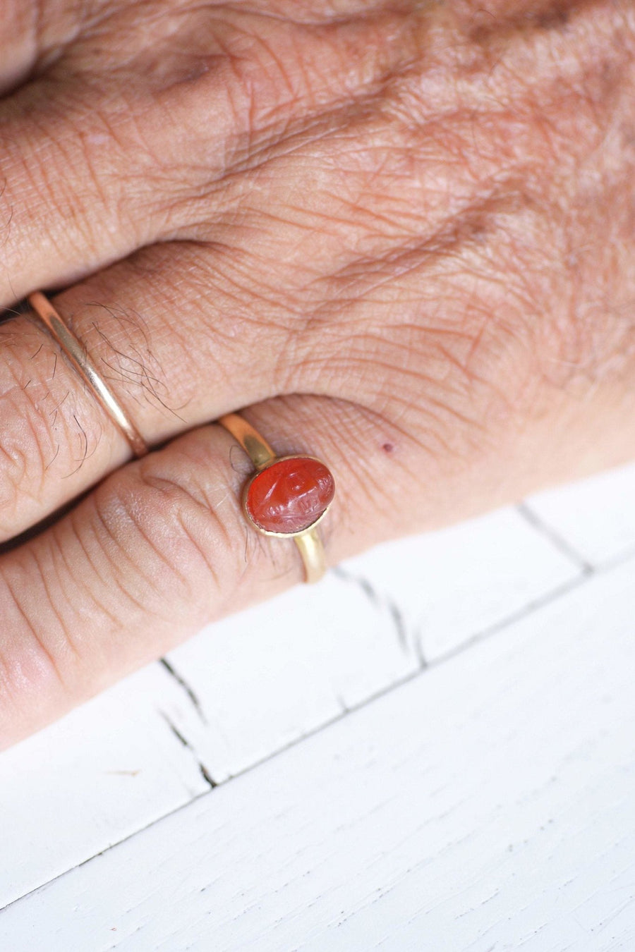 Antique yellow gold and carnelian cameo ring - Galerie Pénélope