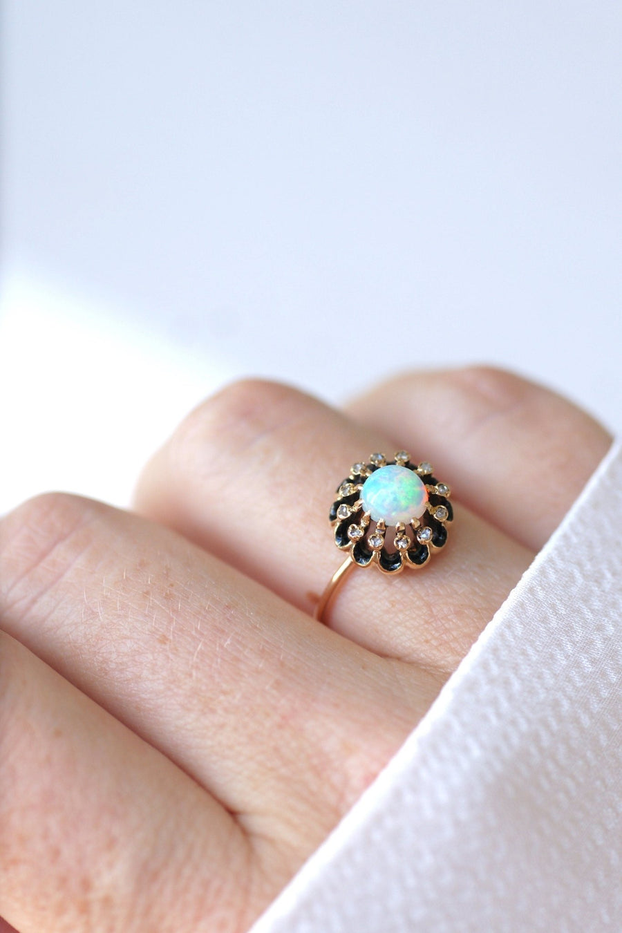 Antique pink gold, opal, diamond and enamel ring - Galerie Pénélope