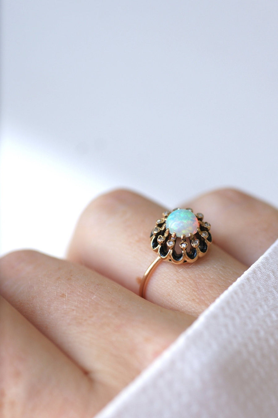 Antique pink gold, opal, diamond and enamel ring - Galerie Pénélope