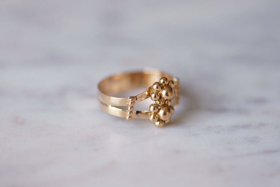 Antique flowers and balls ring in 18Kt gold - Galerie Pénélope