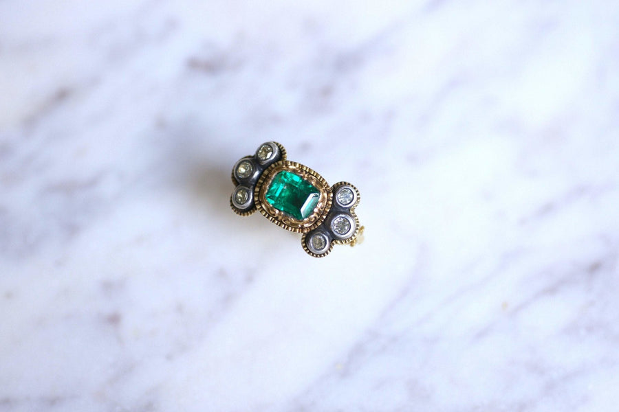 Antique gold, Colombian emerald, and diamonds ring - Galerie Pénélope
