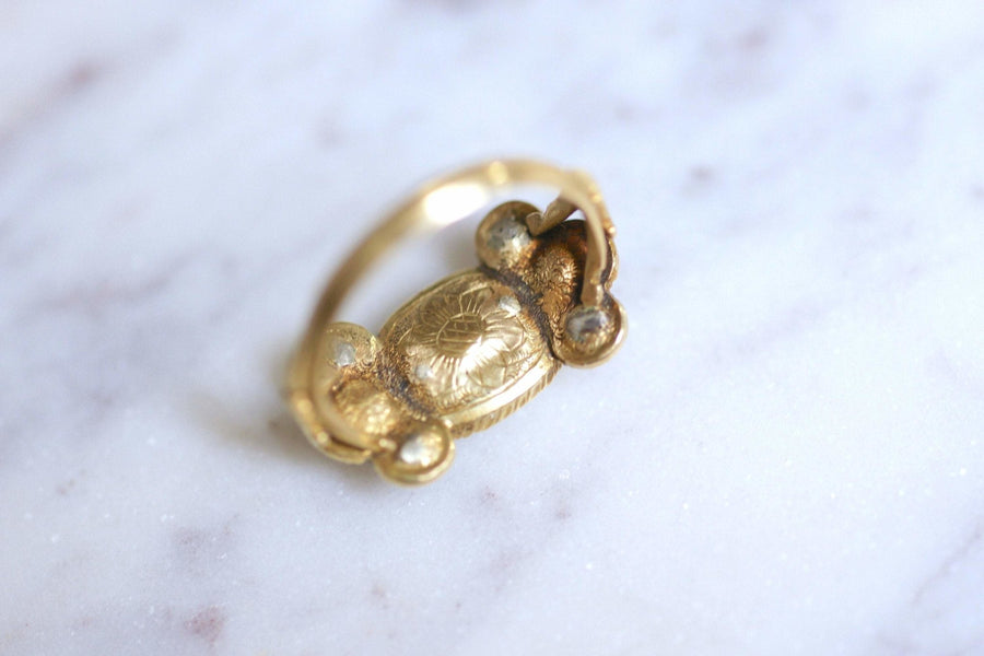 Antique gold, Colombian emerald, and diamonds ring - Galerie Pénélope