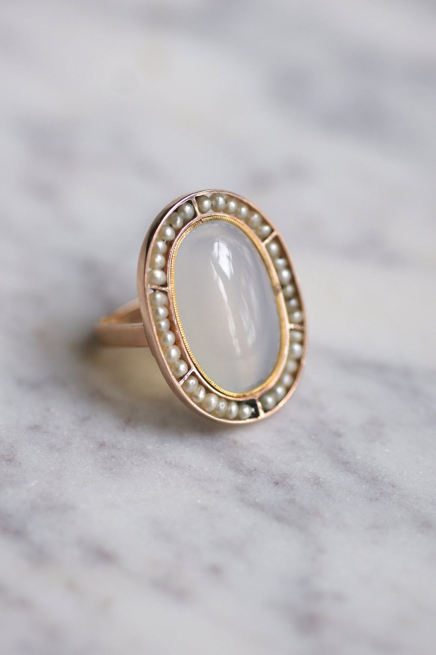 Antique pink gold, blue-grey chalcedony and pearls ring - Galerie Pénélope
