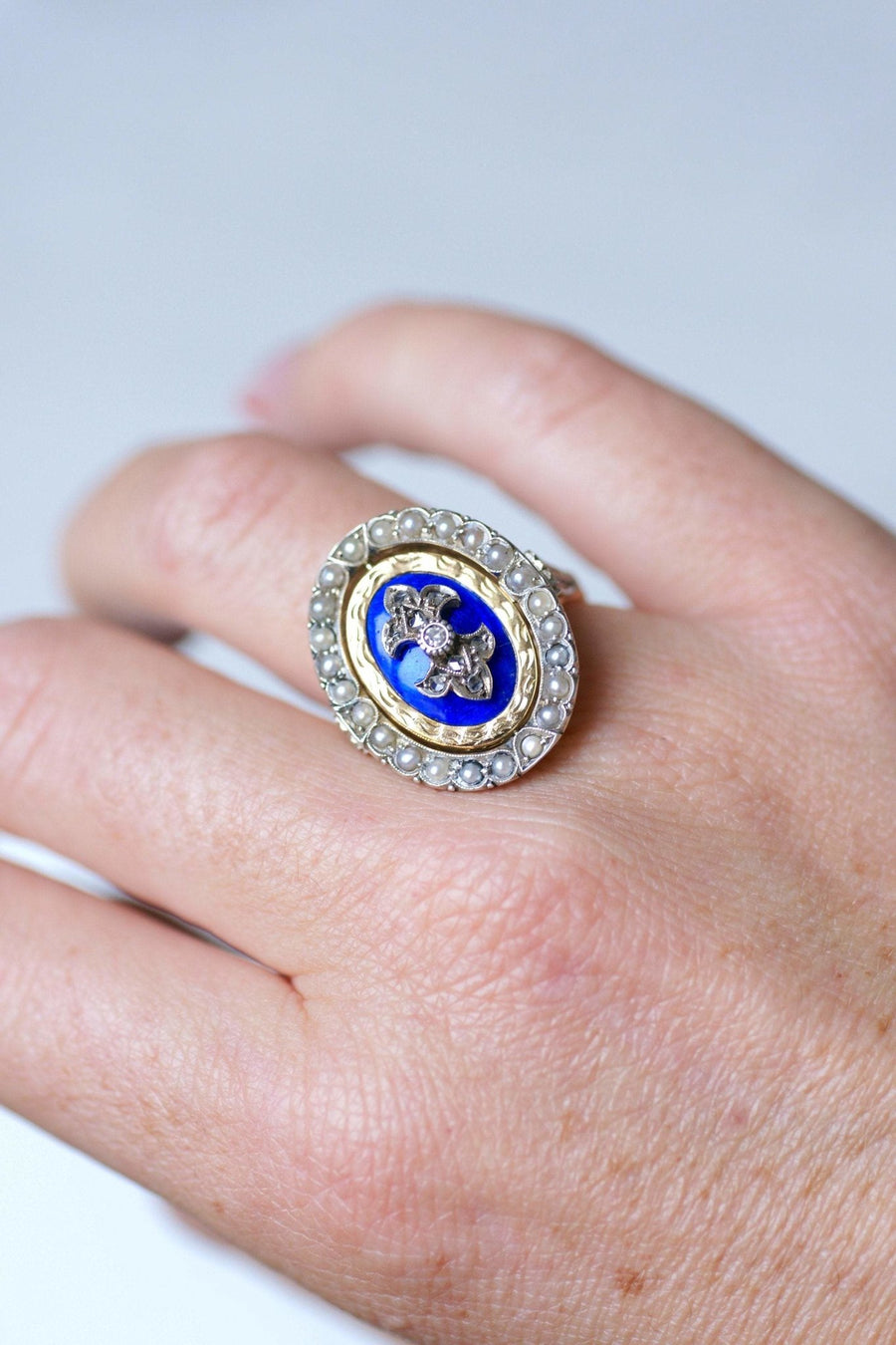 Antique swivel enameled gold and silver ring set with diamonds - Galerie Pénélope