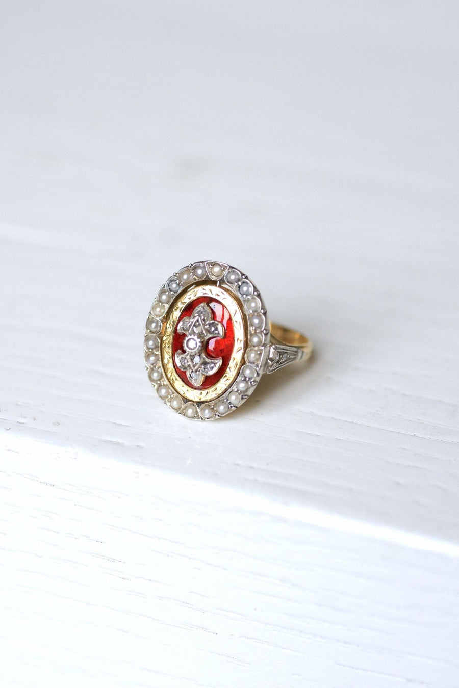 Antique swivel enameled gold and silver ring set with diamonds - Galerie Pénélope