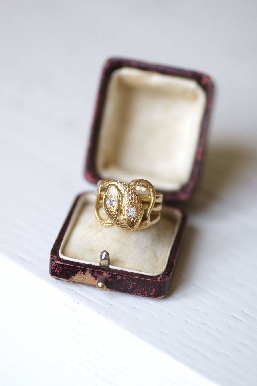Antique ring Snakes coiled yellow gold and diamonds - Galerie Pénélope