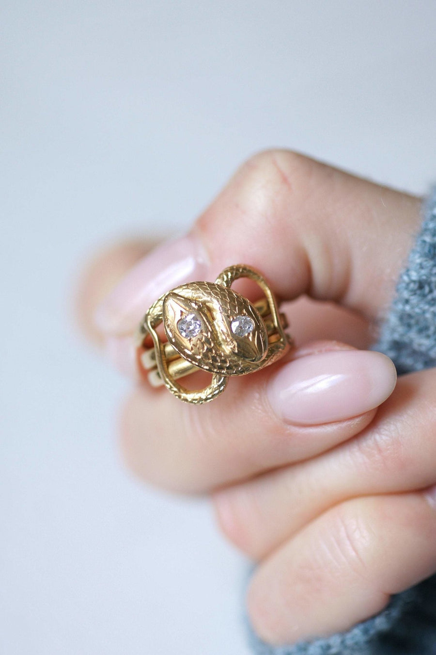 Antique ring Snakes coiled yellow gold and diamonds - Galerie Pénélope