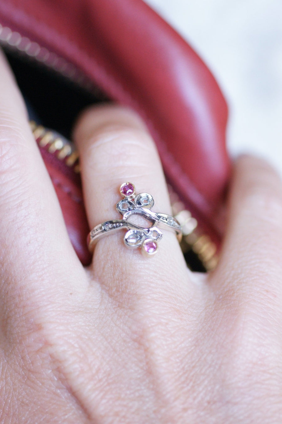 Antique ring Toi et Moi, diamonds, rubies, on gold and silver - Galerie Pénélope