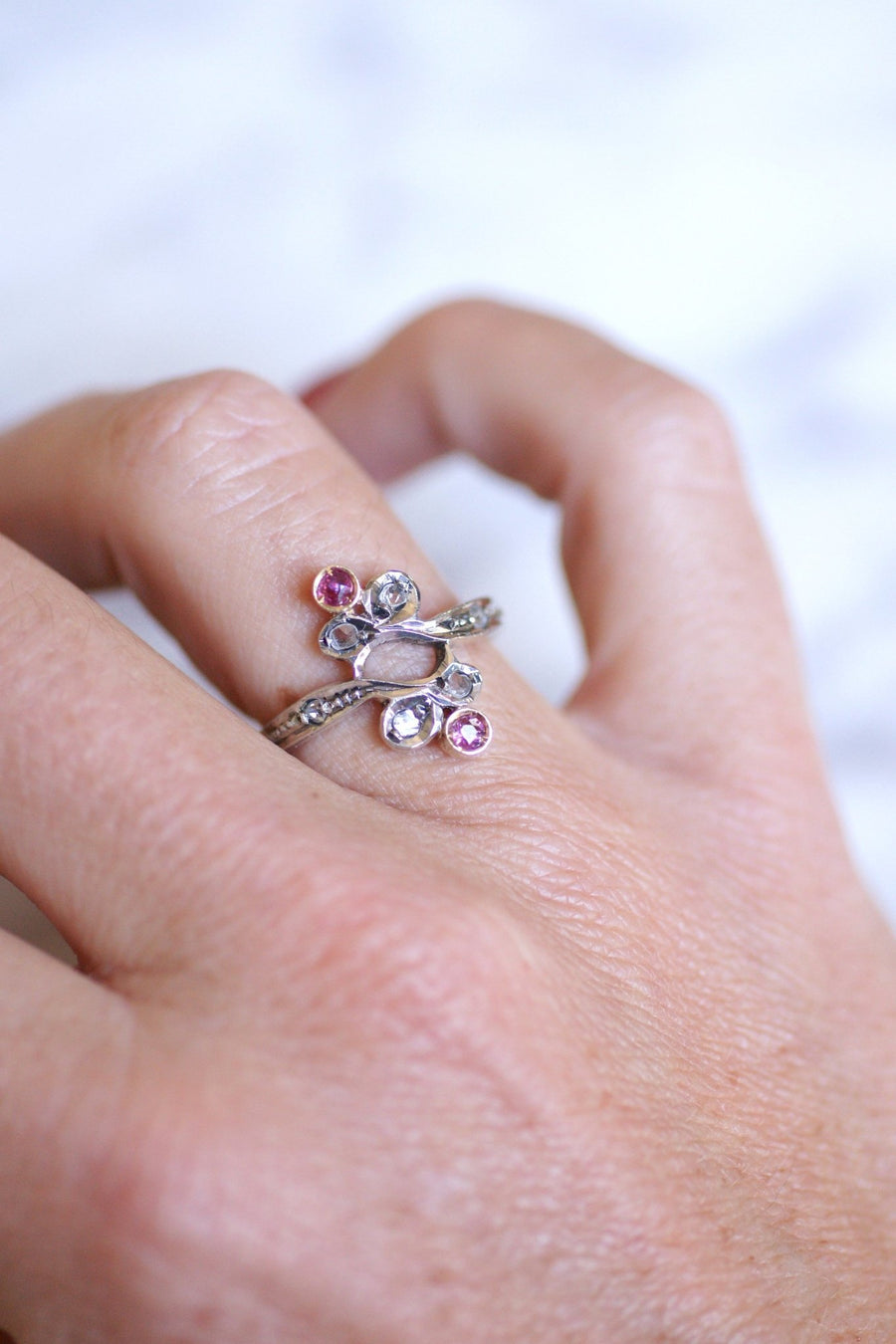 Antique ring Toi et Moi, diamonds, rubies, on gold and silver - Galerie Pénélope