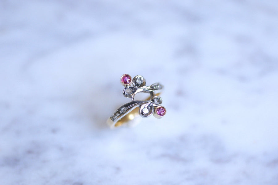 Antique ring Toi et Moi, diamonds, rubies, on gold and silver - Galerie Pénélope