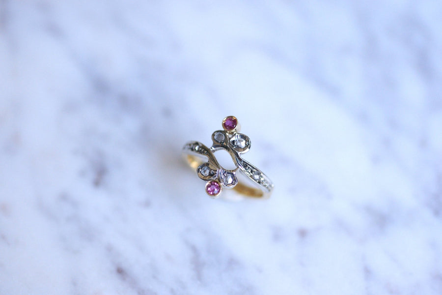 Antique ring Toi et Moi, diamonds, rubies, on gold and silver - Galerie Pénélope