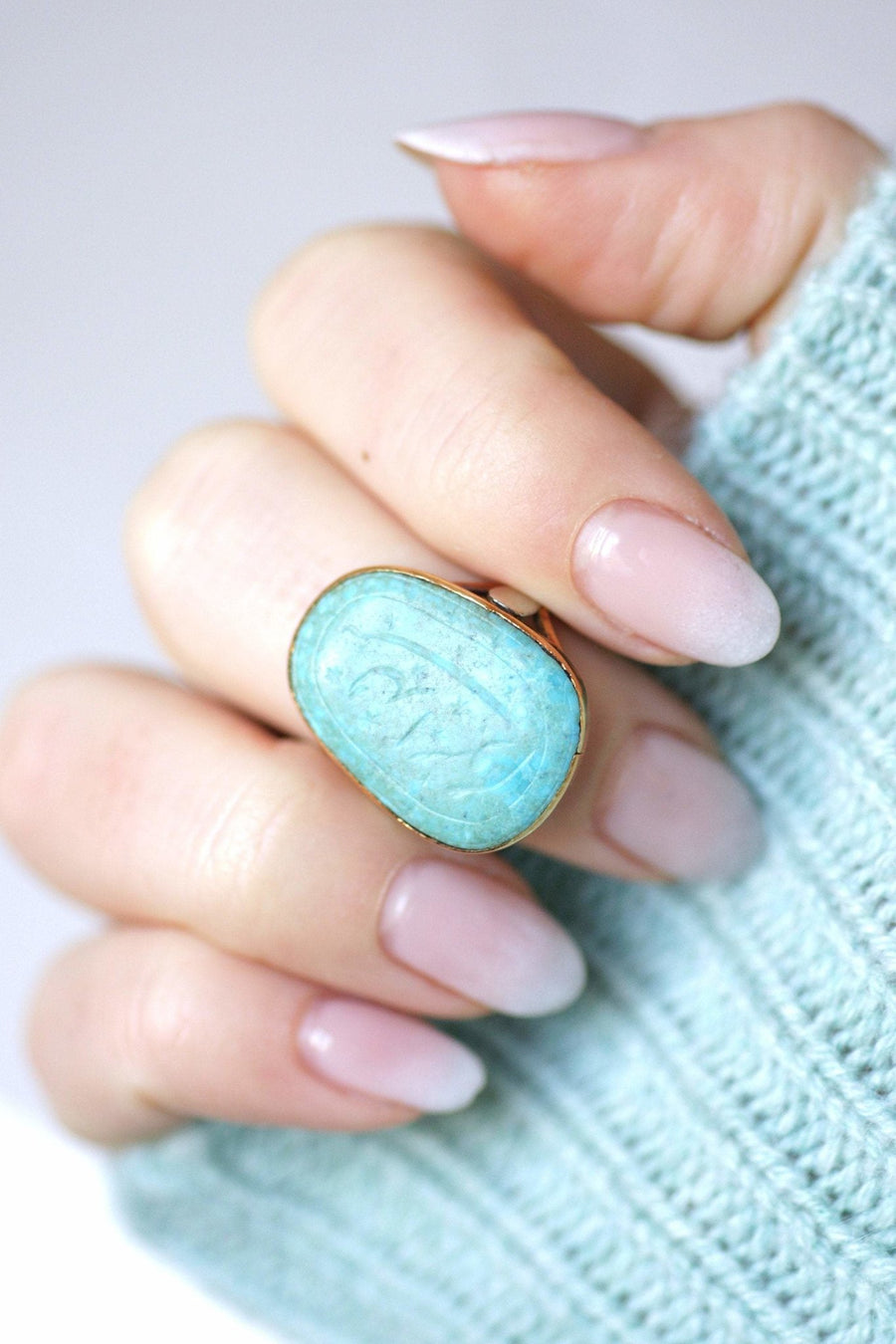 Antique turquoise intaglio ring engraved on gold - Galerie Pénélope