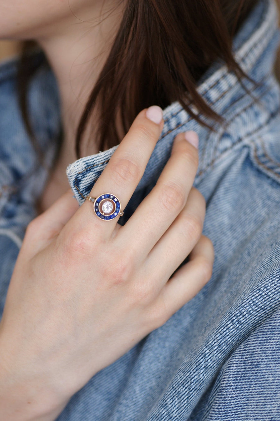 Art Deco diamond ring surrounded by synthetic sapphires - Penelope Gallery