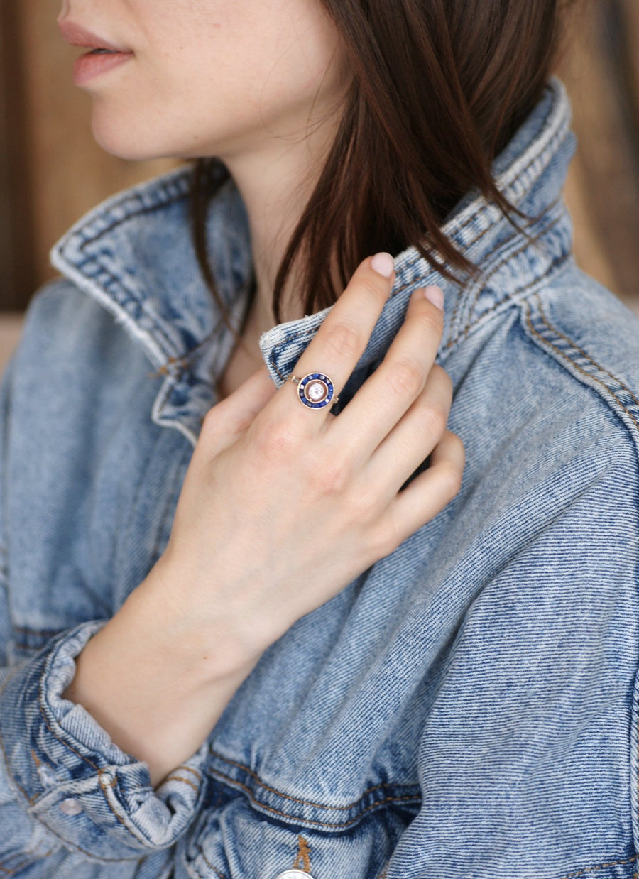 Art Deco diamond ring surrounded by synthetic sapphires - Penelope Gallery