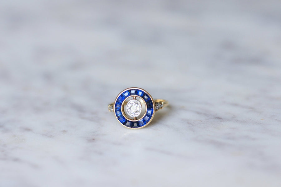 Art Deco diamond ring surrounded by synthetic sapphires - Penelope Gallery