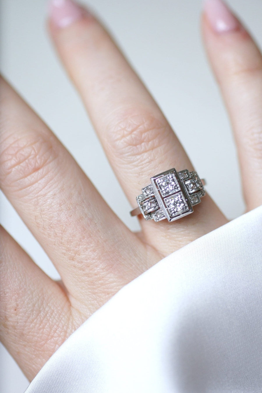 Art Deco diamond on platinum ring - Galerie Pénélope