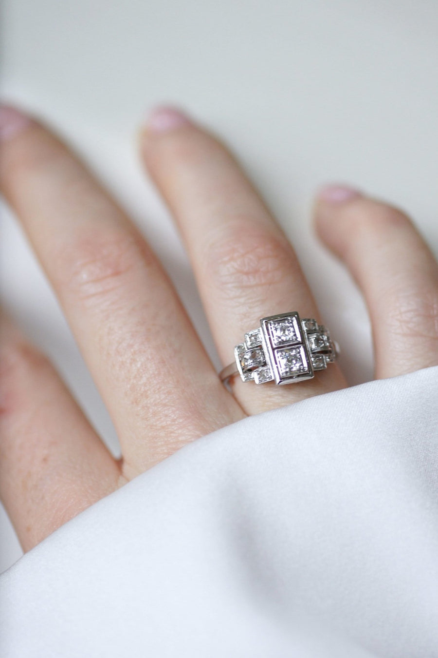 Art Deco diamond on platinum ring - Galerie Pénélope