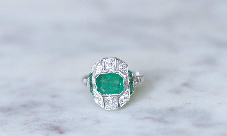 Art Deco emerald ring 1.30 ct and diamonds on white gold - Penelope Gallery