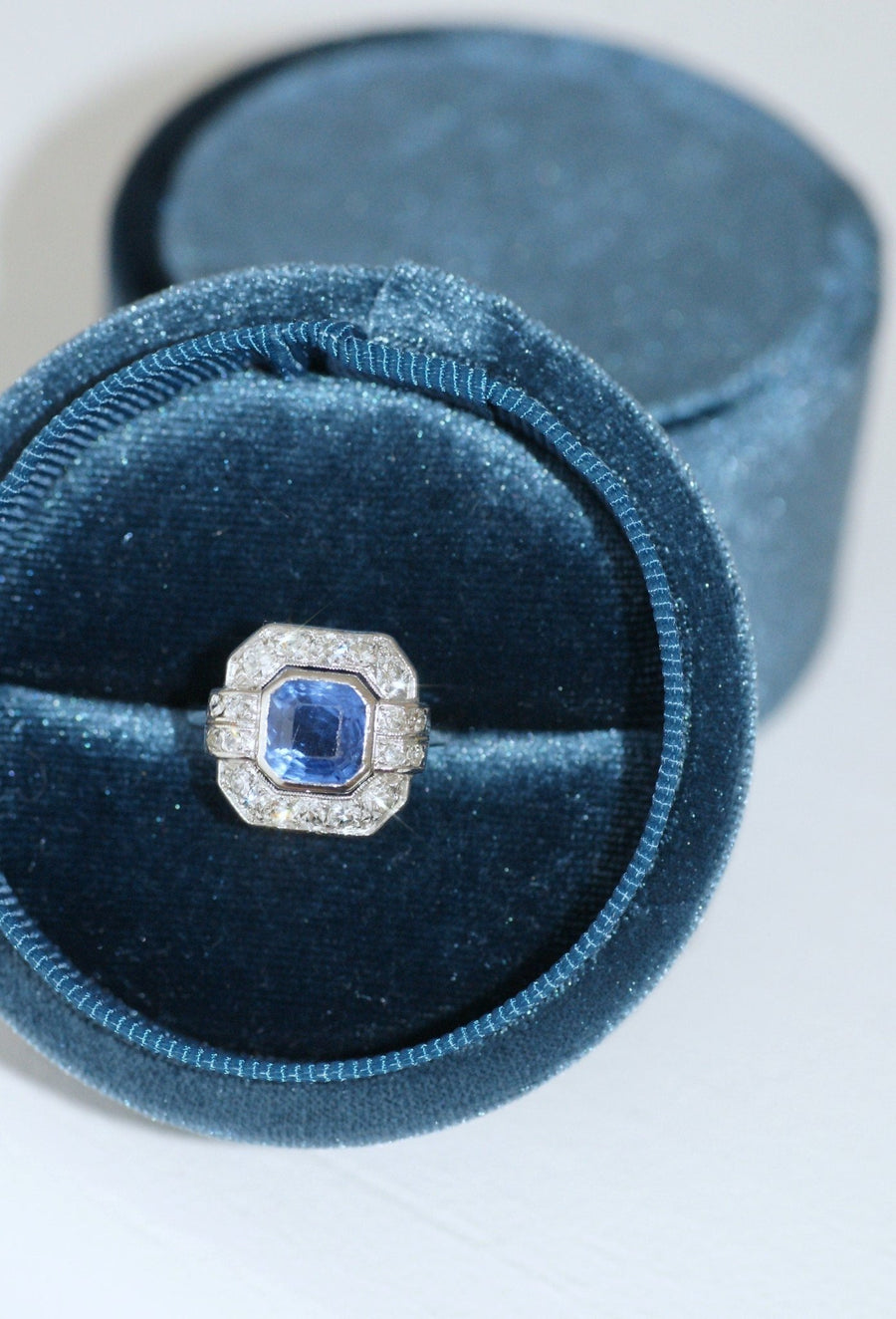 Art Deco Ceylon sapphire ring with diamond setting - Penelope Gallery