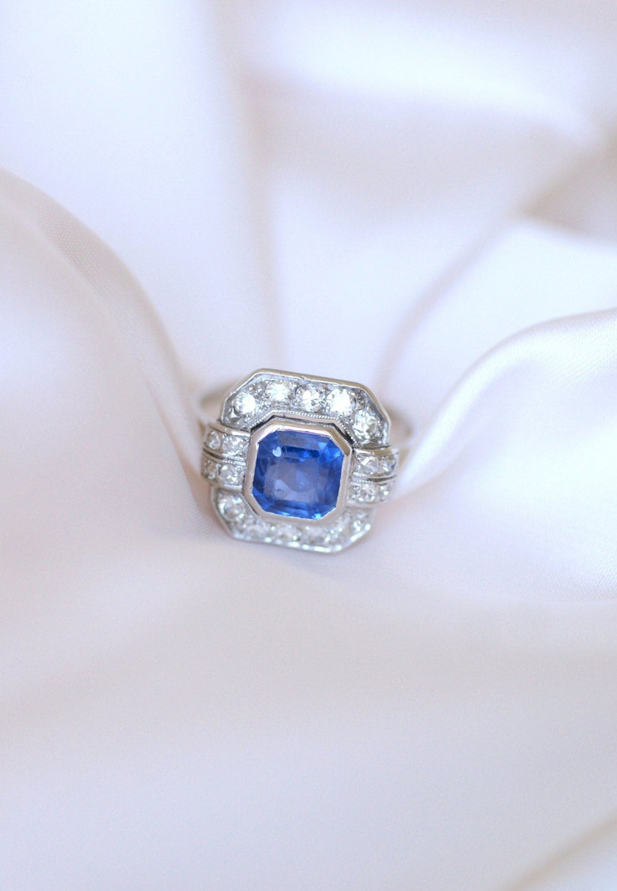 Art Deco Ceylon sapphire ring with diamond setting - Penelope Gallery