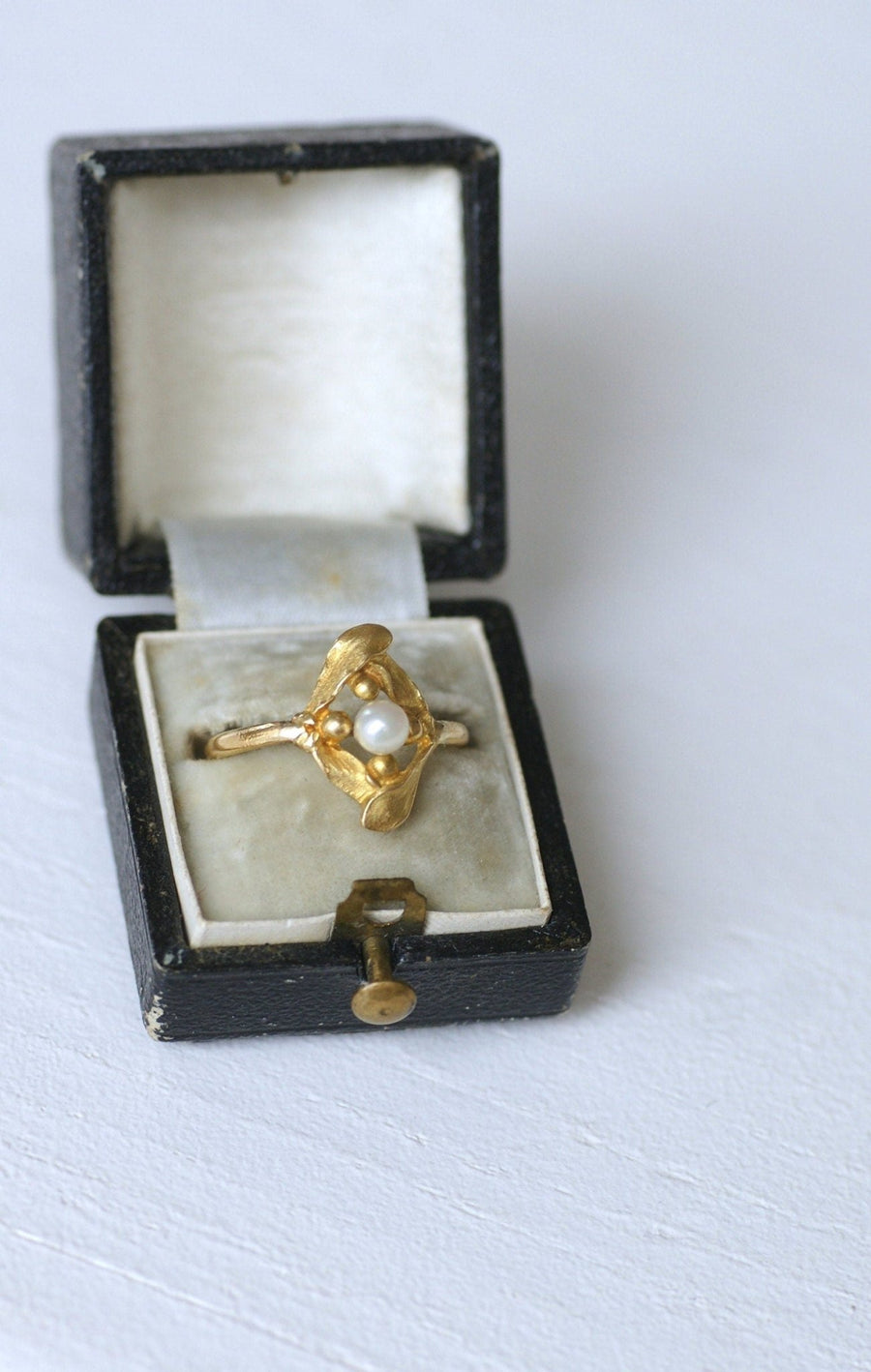 Art Nouveau mistletoe, gold and pearl ring - Penelope Gallery
