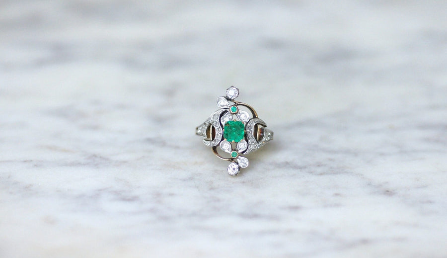 Belle Epoque emerald flower and diamond ring - Galerie Pénélope