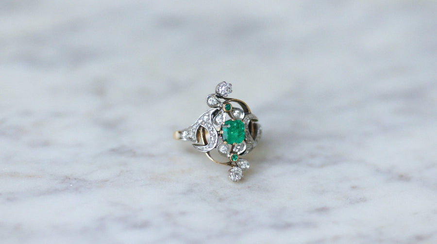 Belle Epoque emerald flower and diamond ring - Galerie Pénélope
