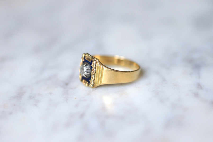 Antique yellow gold and diamond ring on blue enamel - Galerie Pénélope