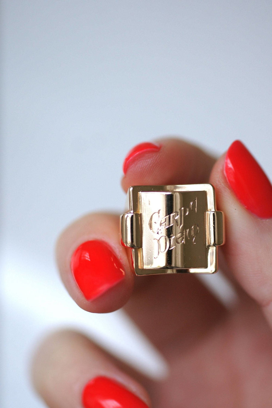 Carpe Diem Tank ring in pink gold - Penelope Gallery