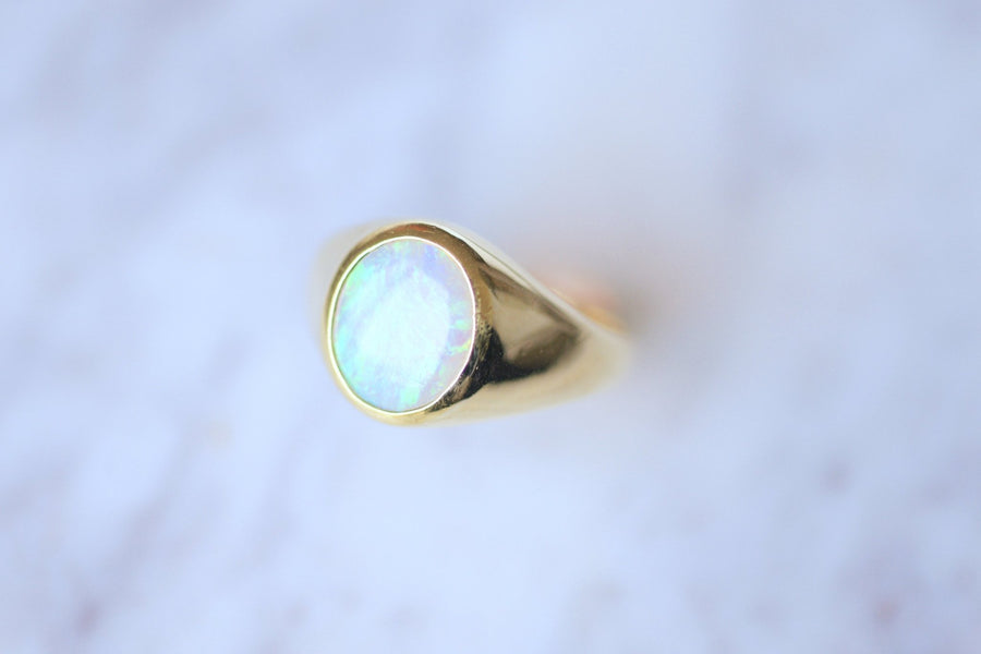 Yellow gold ring with opal cabochon - Galerie Pénélope
