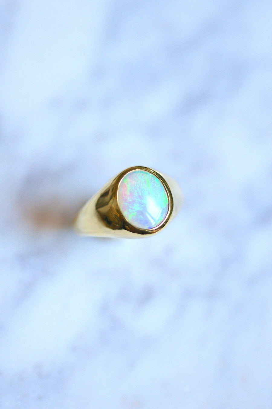 Yellow gold ring with opal cabochon - Galerie Pénélope