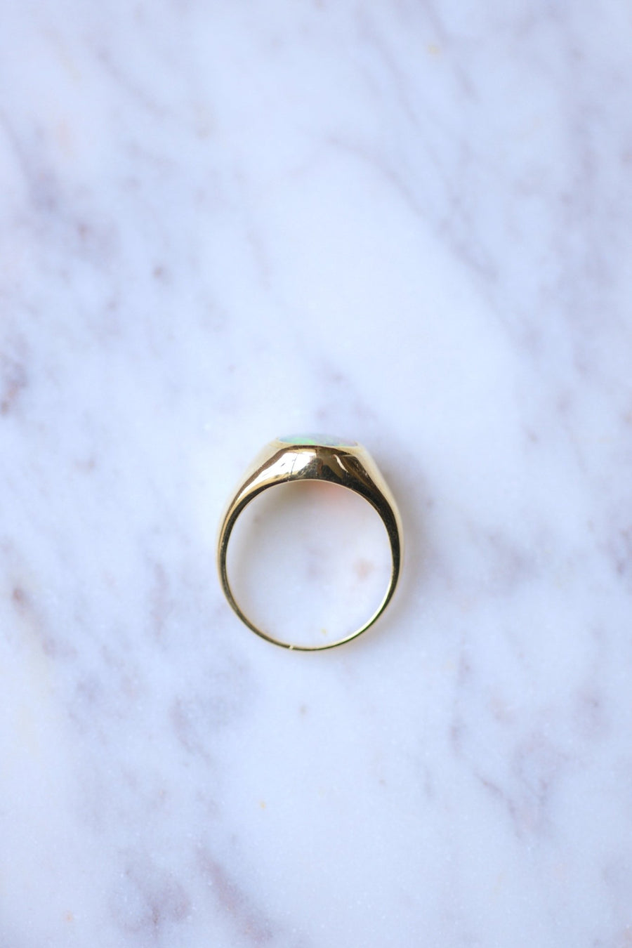 Yellow gold ring with opal cabochon - Galerie Pénélope