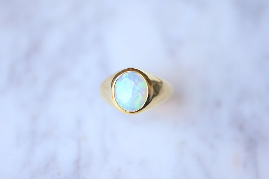 Yellow gold ring with opal cabochon - Galerie Pénélope
