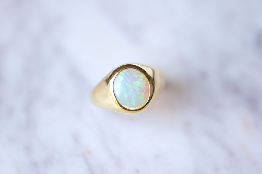 Yellow gold ring with opal cabochon - Galerie Pénélope