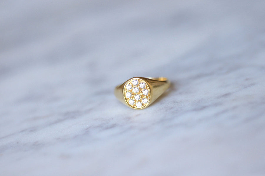 Yellow gold and diamonds signet ring - Galerie Pénélope