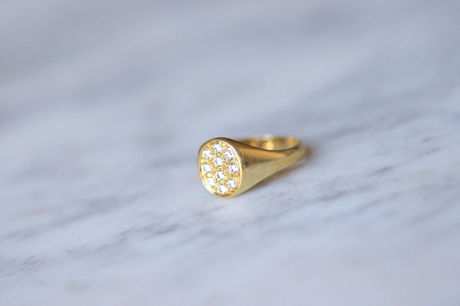Yellow gold and diamonds signet ring - Galerie Pénélope