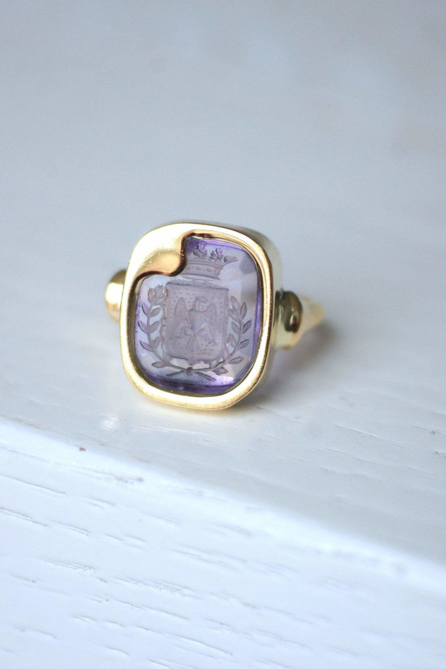 Ring with heraldic intaglio, engraved amethyst - Penelope Gallery