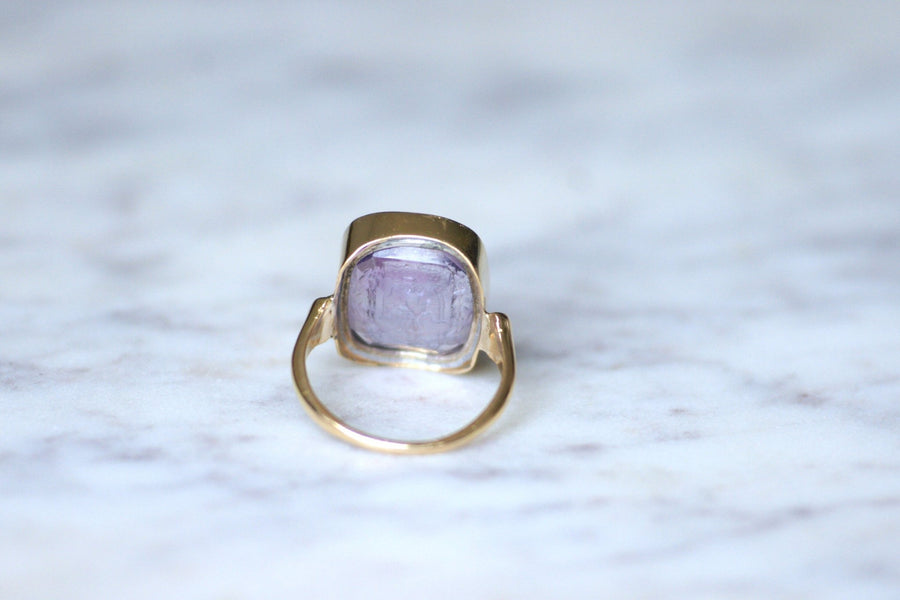 Ring with heraldic intaglio, engraved amethyst - Penelope Gallery