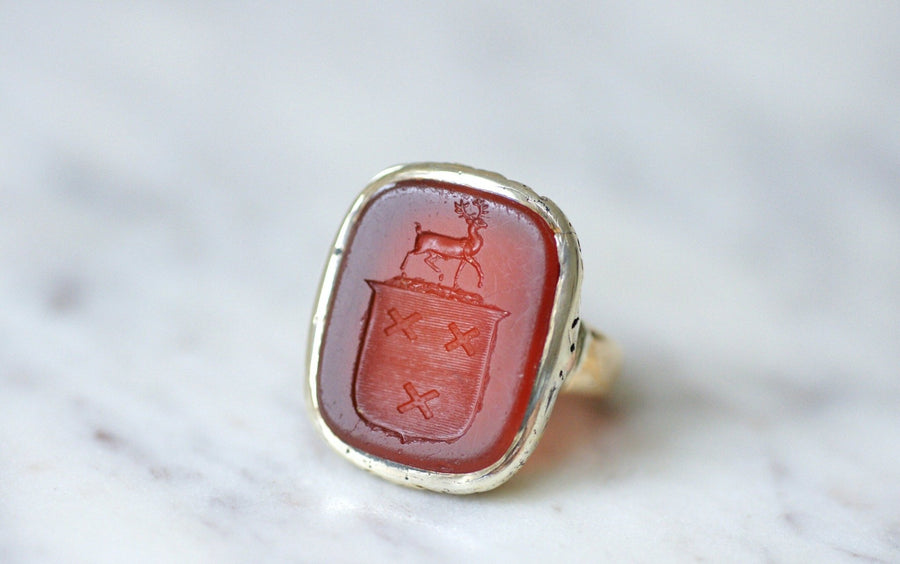 Sardony signet ring with heraldic intaglio - Galerie Pénélope