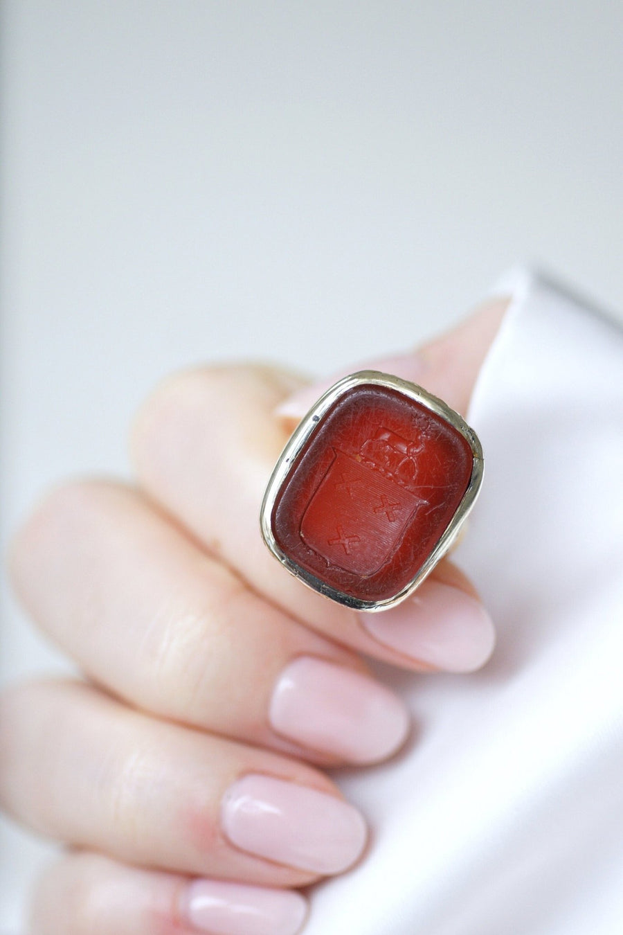 Sardony signet ring with heraldic intaglio - Galerie Pénélope