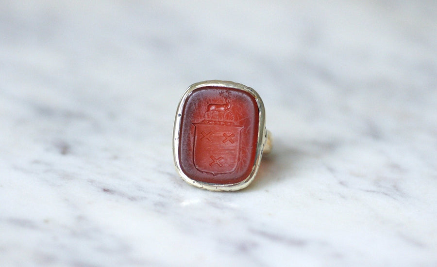 Sardony signet ring with heraldic intaglio - Galerie Pénélope