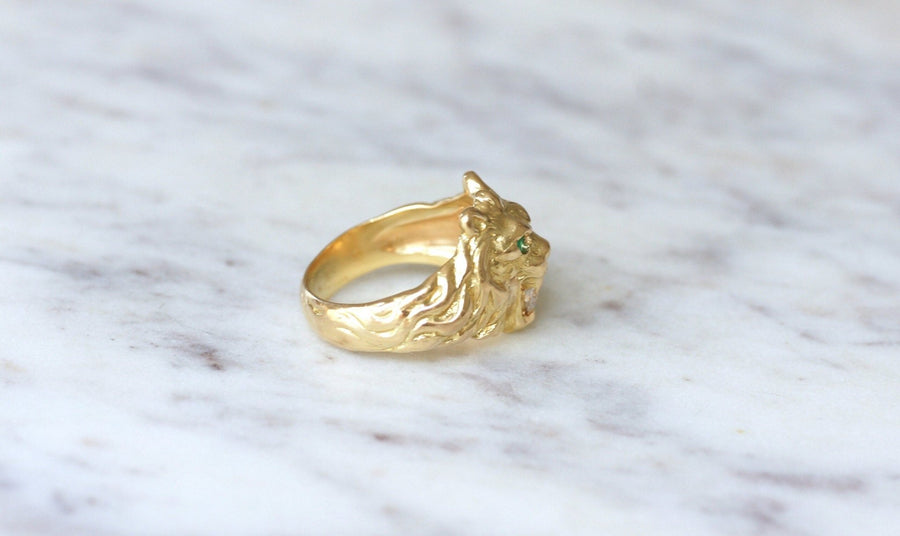 Yellow gold and diamond signet ring - Galerie Pénélope