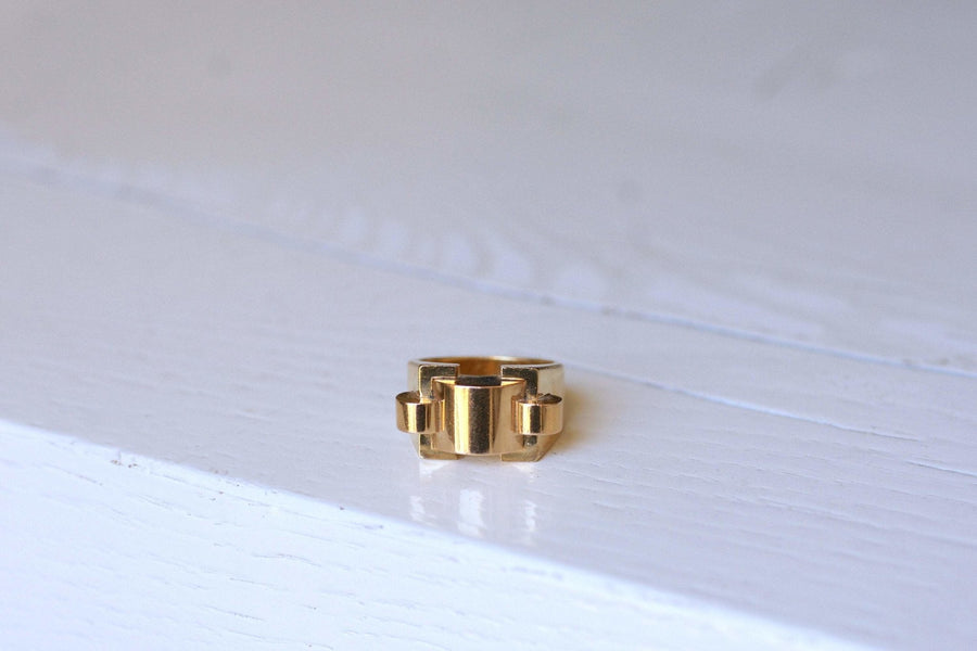 Modernist Tank ring in yellow gold - Penelope Gallery