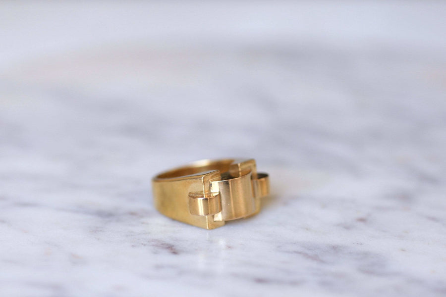 Modernist Tank ring in yellow gold - Penelope Gallery