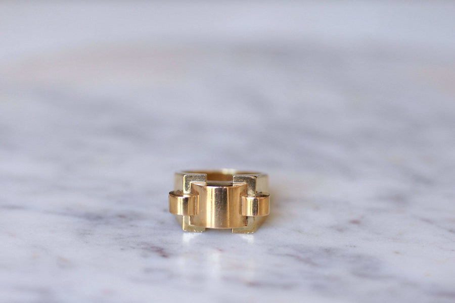 Modernist Tank ring in yellow gold - Penelope Gallery